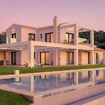 Luxury Ebellina By Posarellivillas * アカラヴィ