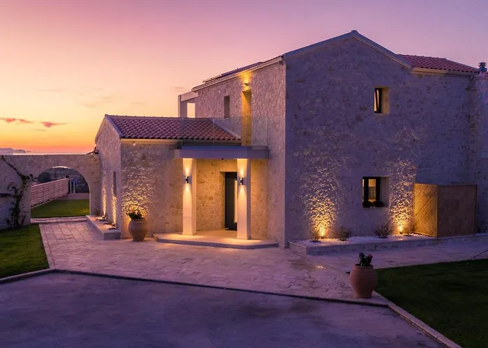 Villa Luxury Ebellina By Posarellivillas Akharavi